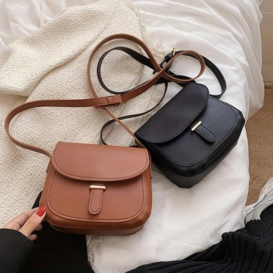 Geantă crossbody Amelia Retro în formă de saici